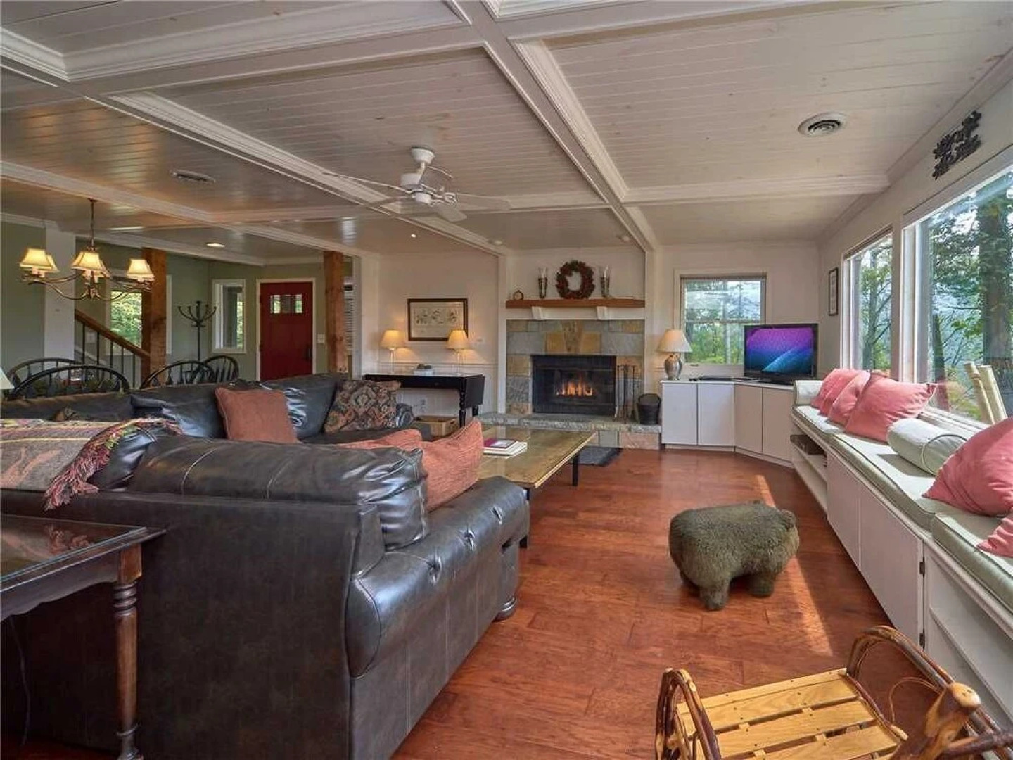 Mountain Perch 3 - Three Bedroom Cabin