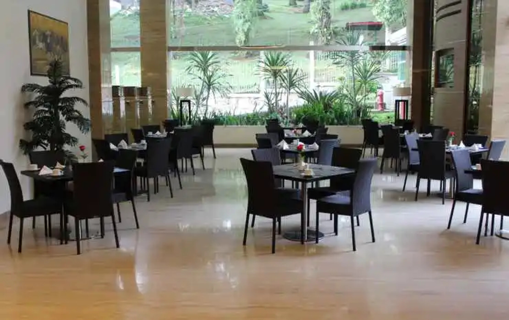 Grand Royal Denai Hotel