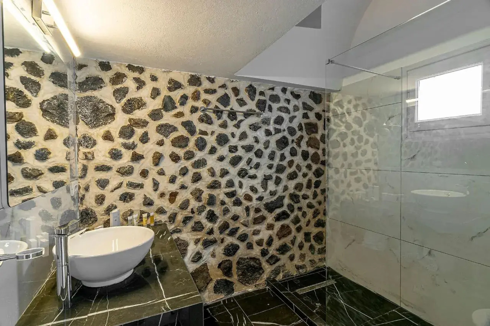 Phaos Santorini Suites