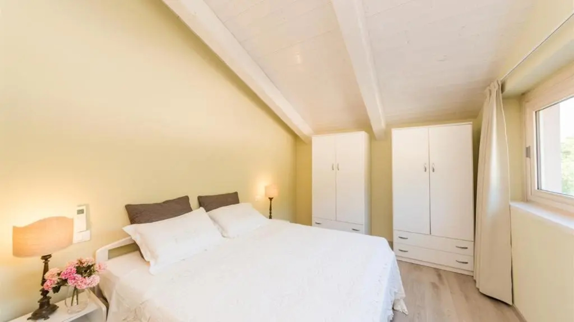 Chipieri 4&2, Emma Villas