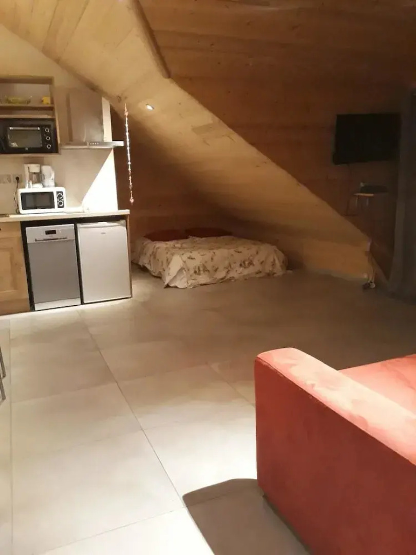 Studio in Saint-jean-d'arves, With Wonderful Mountain View, Furnished Garden and Wifi - 6 km From the Slopes