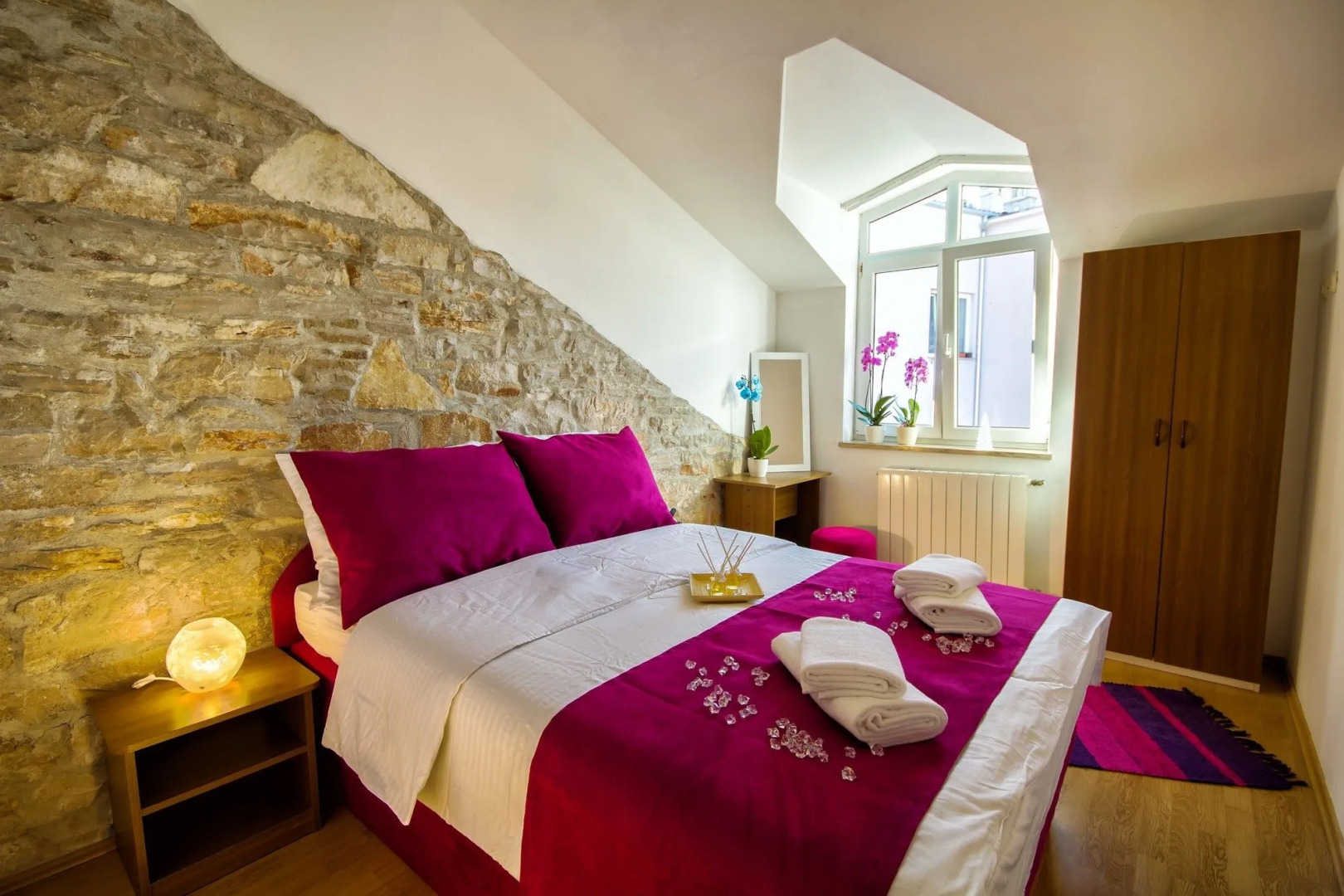 City point rooms & more