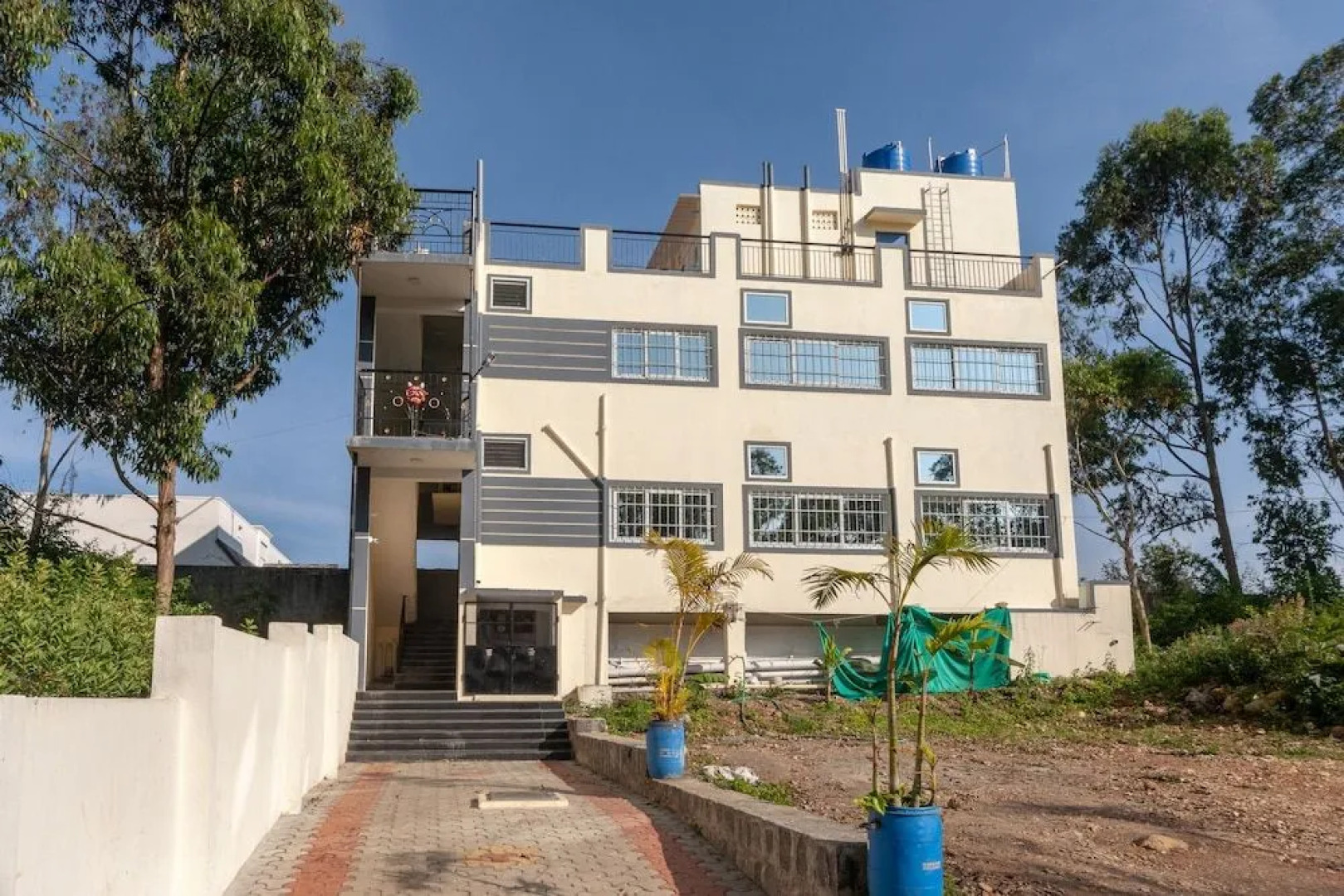 Oyo 15990 Deepam Resort