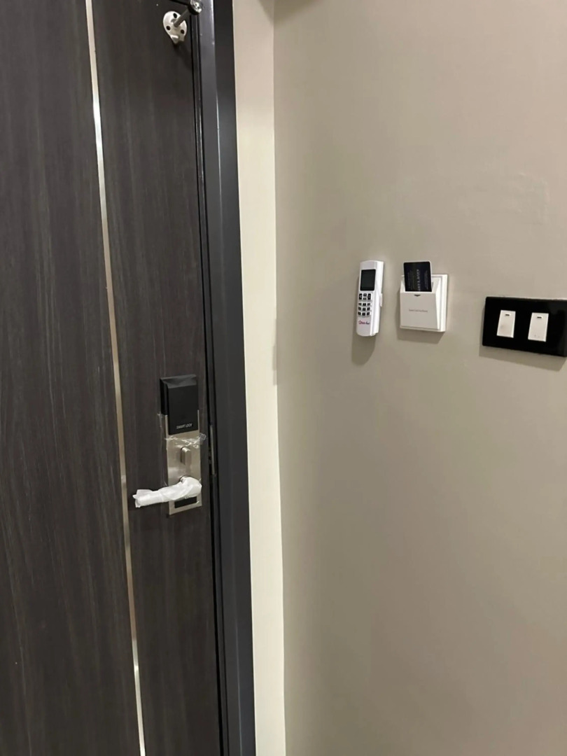 Maleez Lodge Hotel & Restaurant