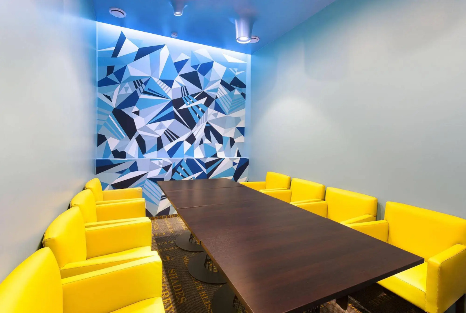 Привет, я дома!