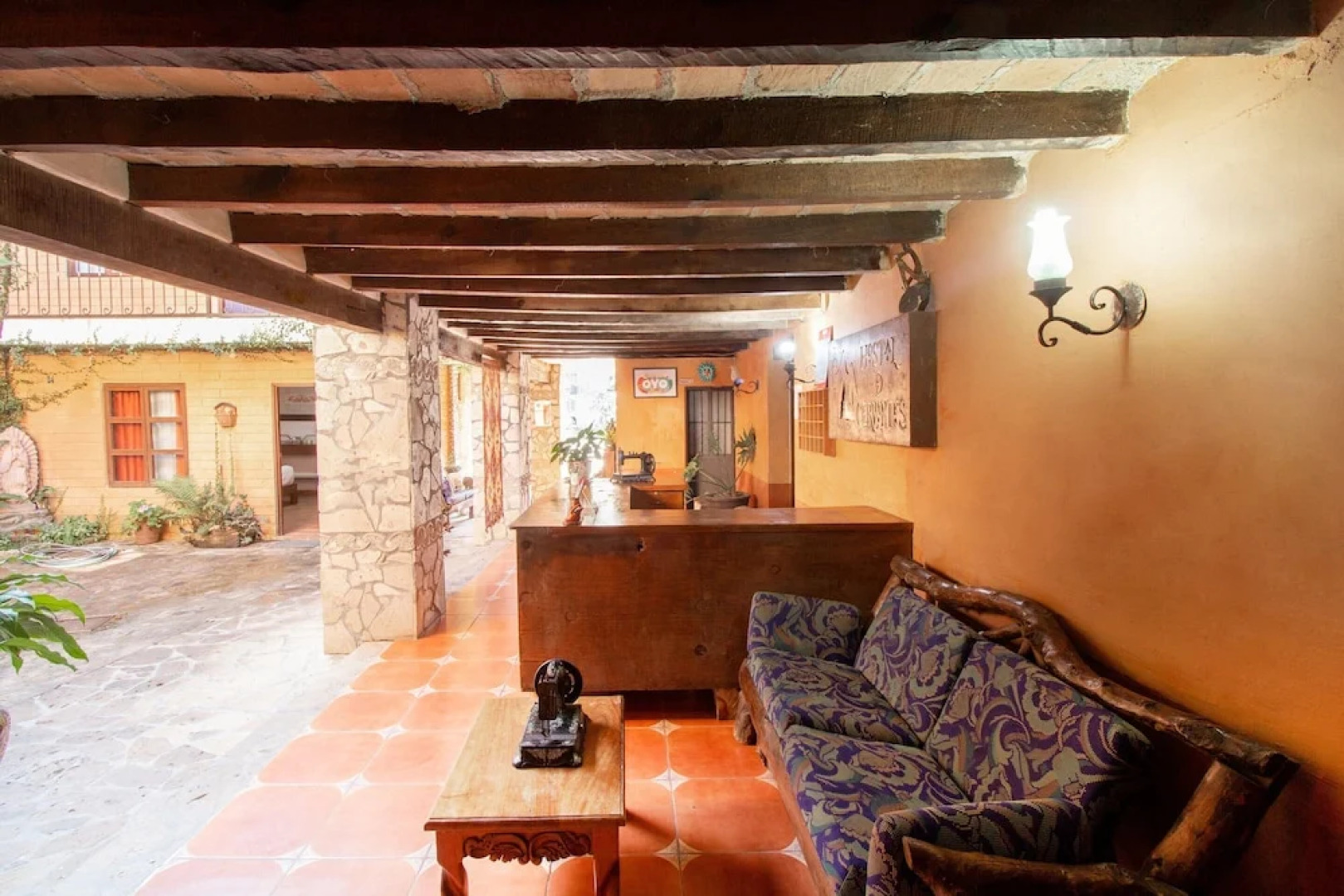 OYO Hotel D' Cervantes