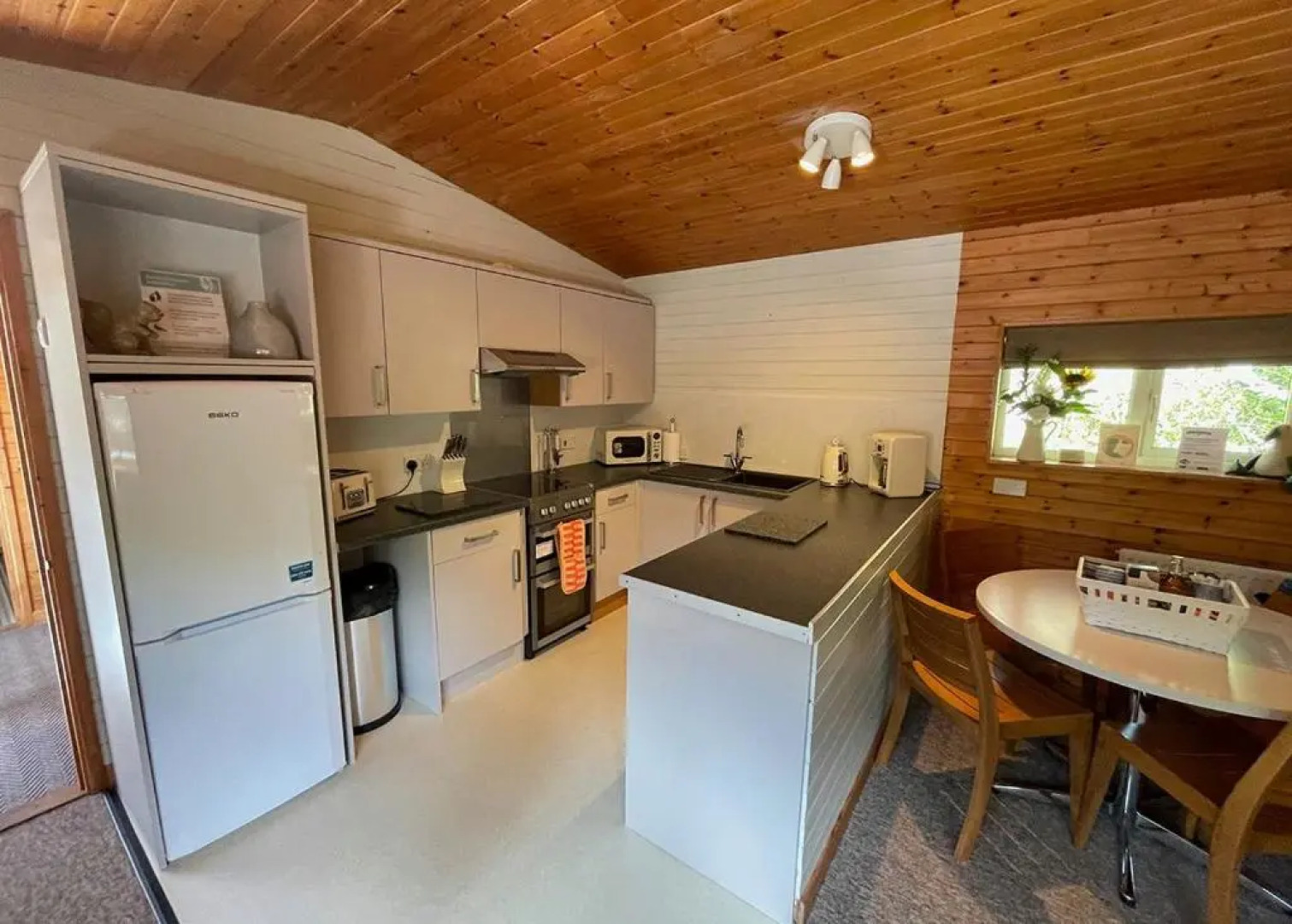 Ivyleaf Combe Lodges