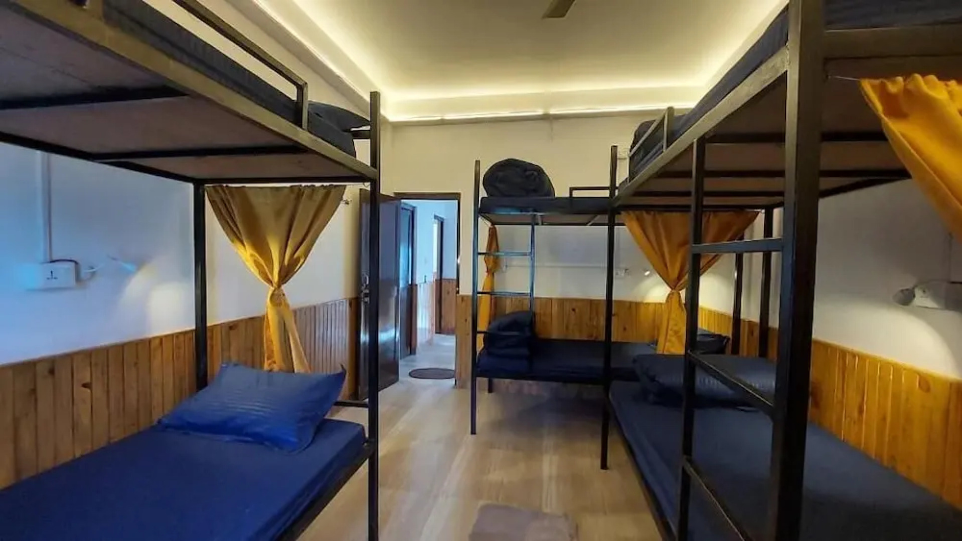 The Lost Hostels-Bir - Landing Site