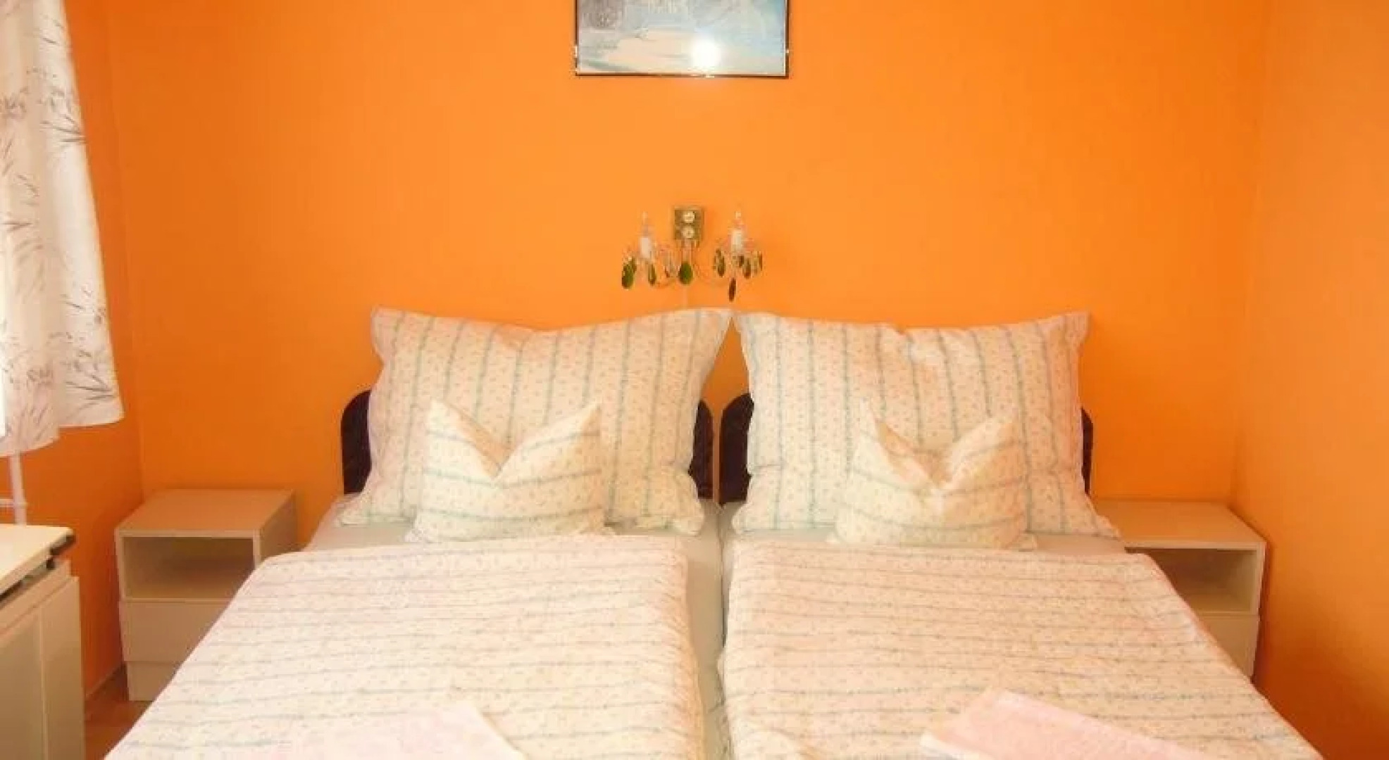 Ország Apartmanház