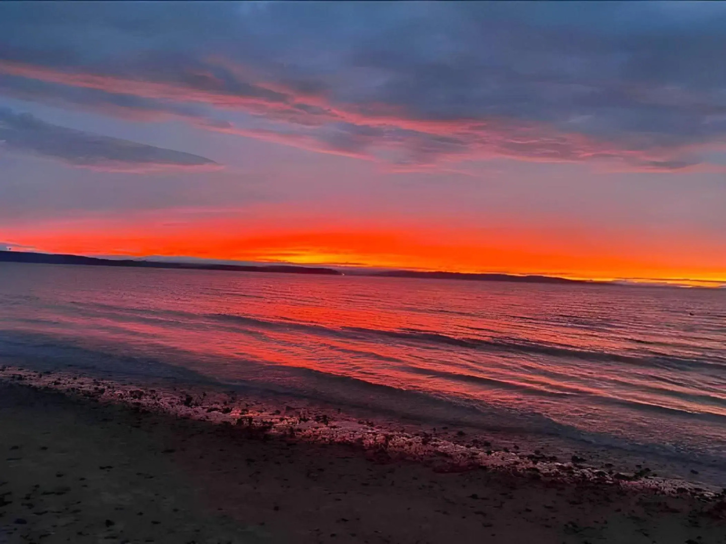 Seaview House - A Traditional Home by the Beach