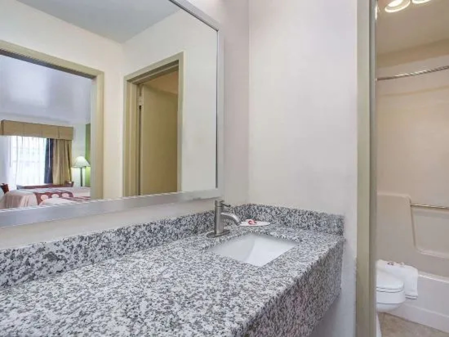 Days Inn by Wyndham Cave City