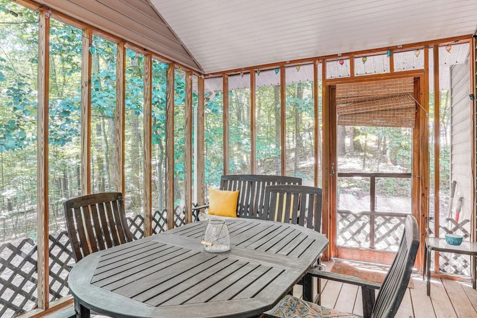 Cabin w/ Deck & Screened-in Porch in New Market!