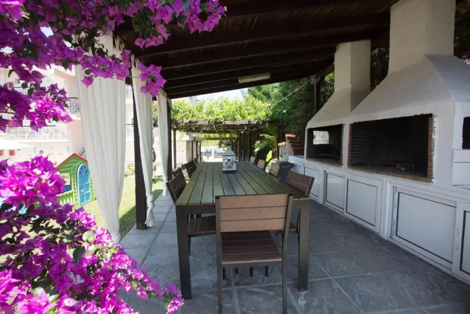 Theramvos Studios By Thomas