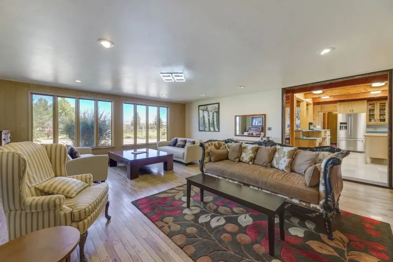 Spacious Pinedale Home w/ Mountain Range View