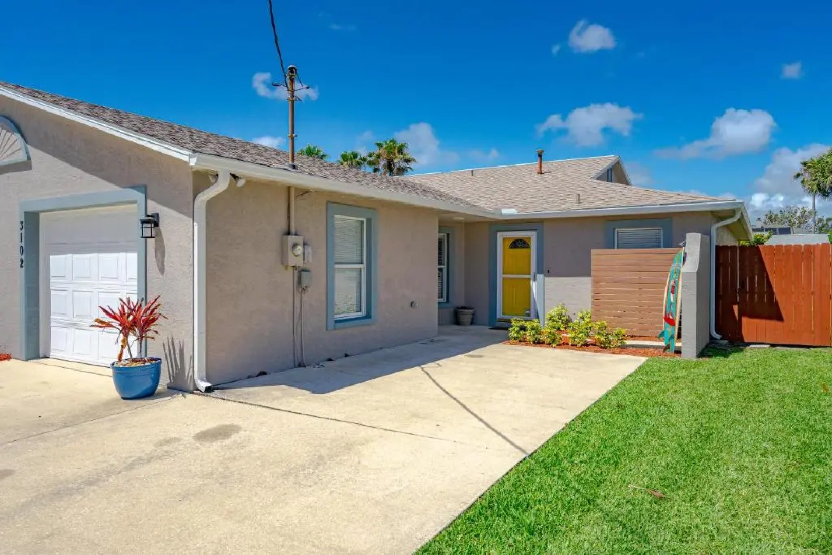 Charming Surf Bungalow Just 30 Seconds to the Beach!