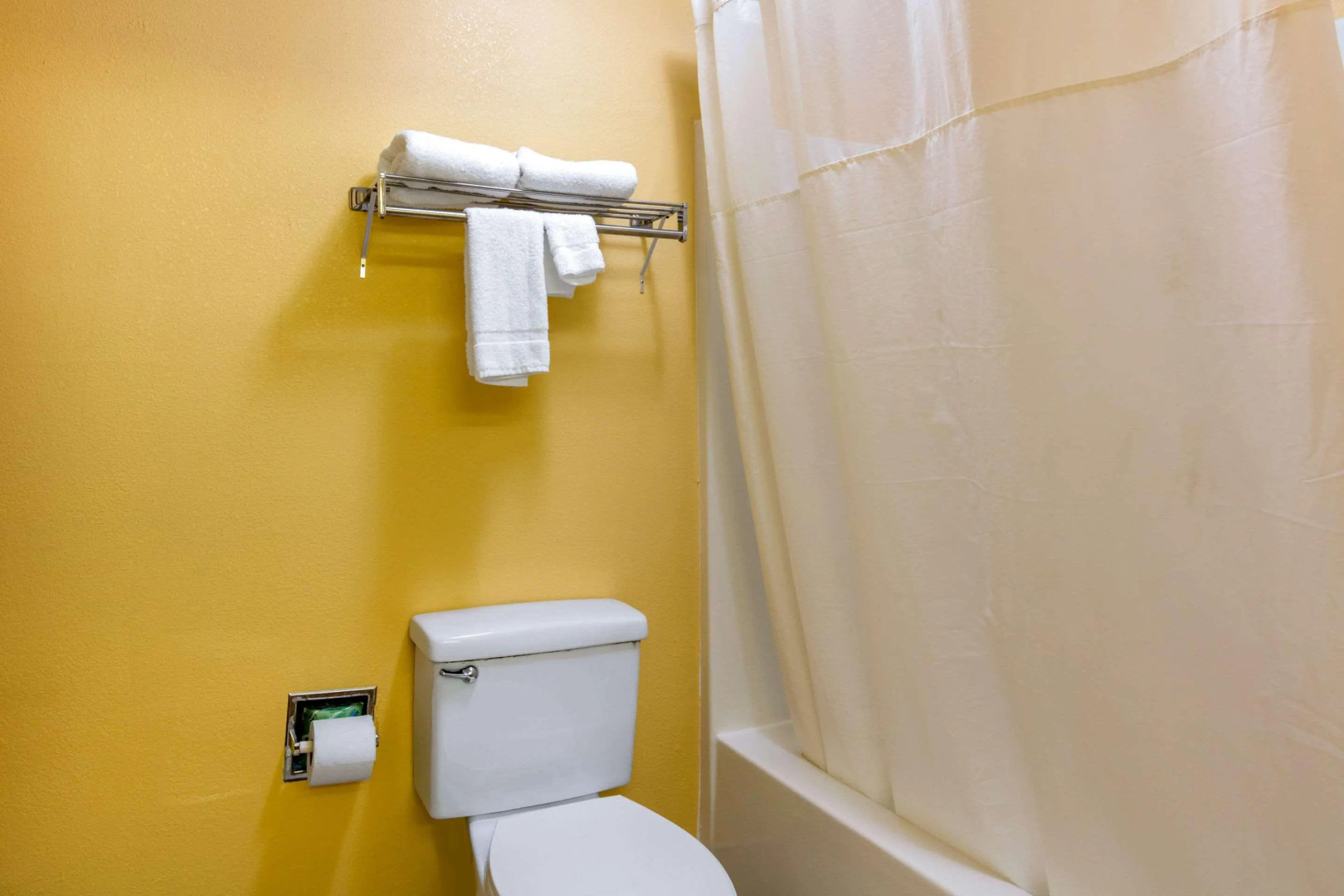 Quality Inn & Suites Montgomery East Carmichael Rd