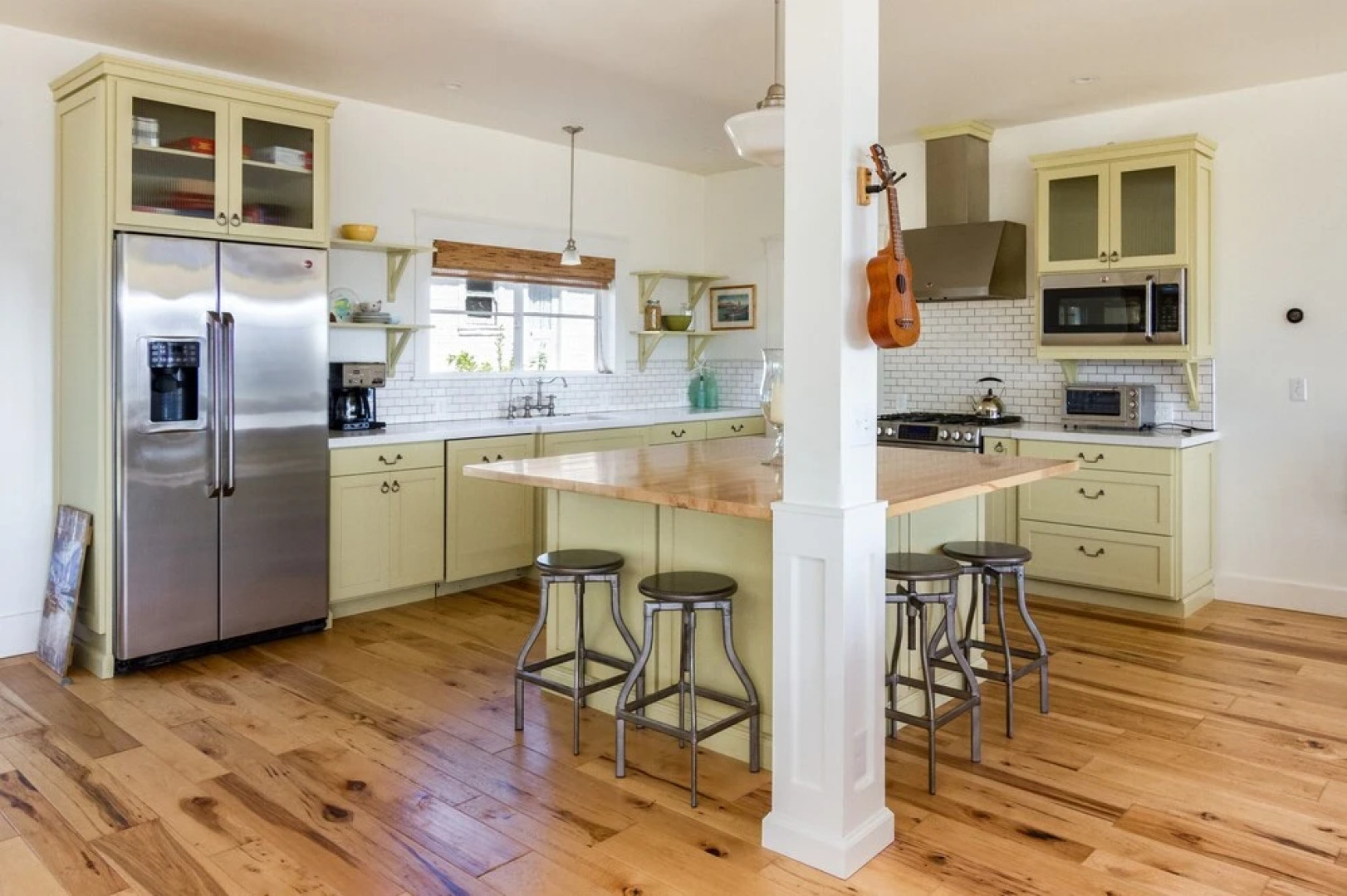 3br W/ Hot Tub, Patio & Ocean View, Close To Beach 3 Bedroom Home