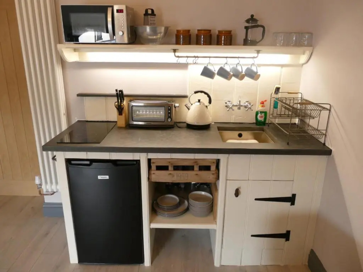 Madtom Seafood Cafe Bar With Rooms