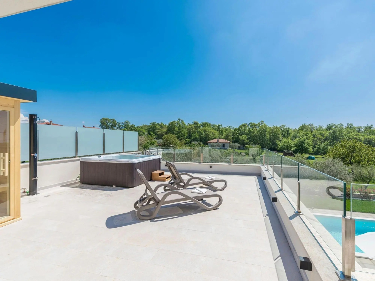 Modern holiday home in Novigrad with swimming pool