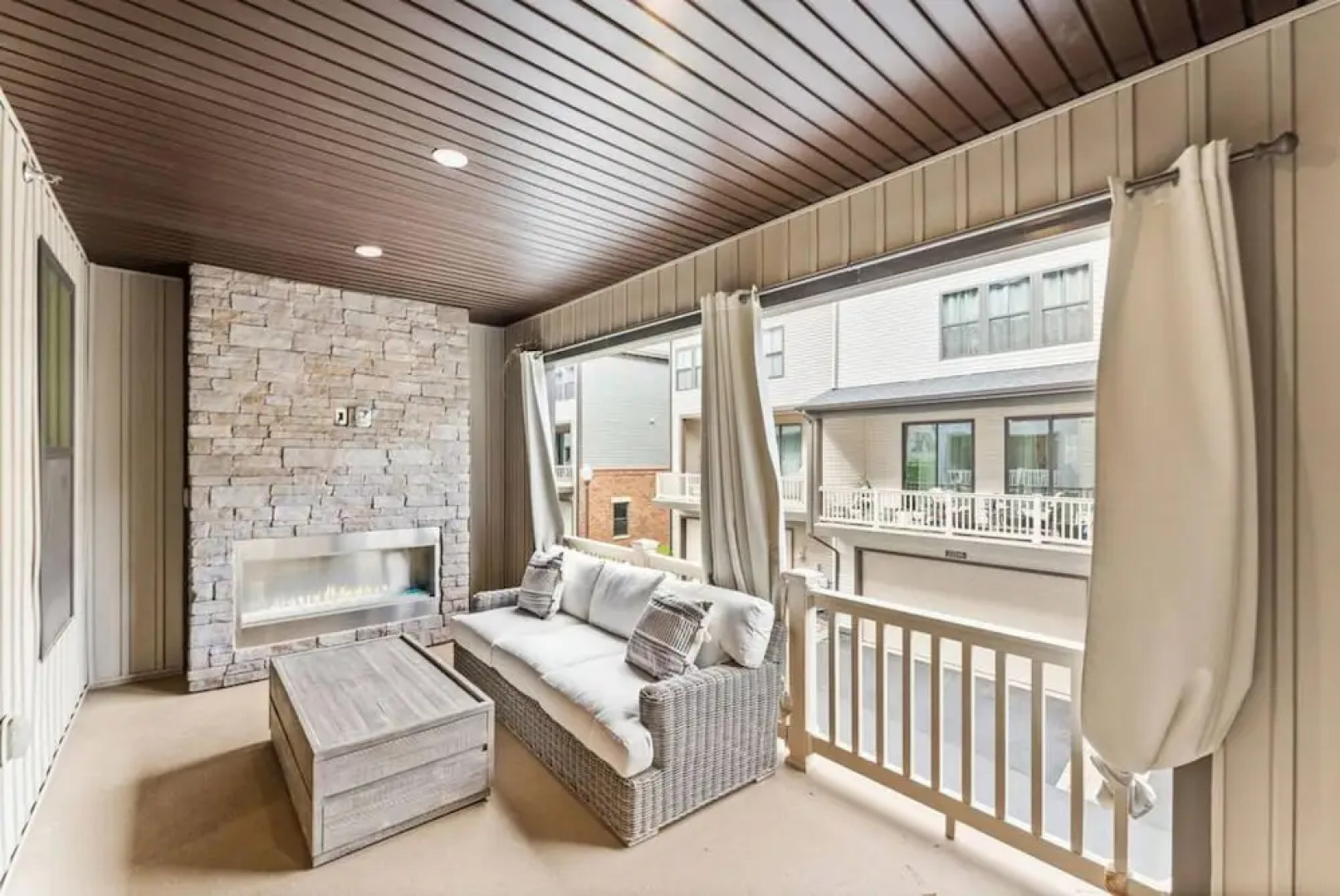 Ashburn 4-br Homestay Close to Dulles Metro