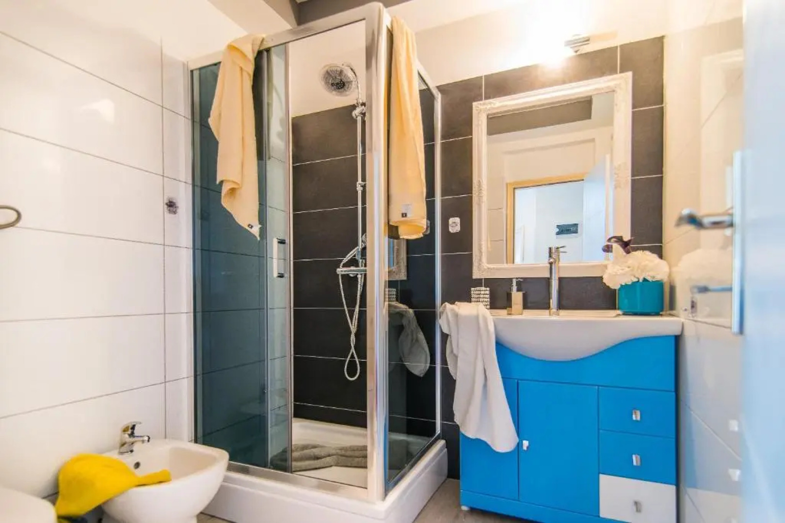 Charming house on the beach and Deluxe Apartment