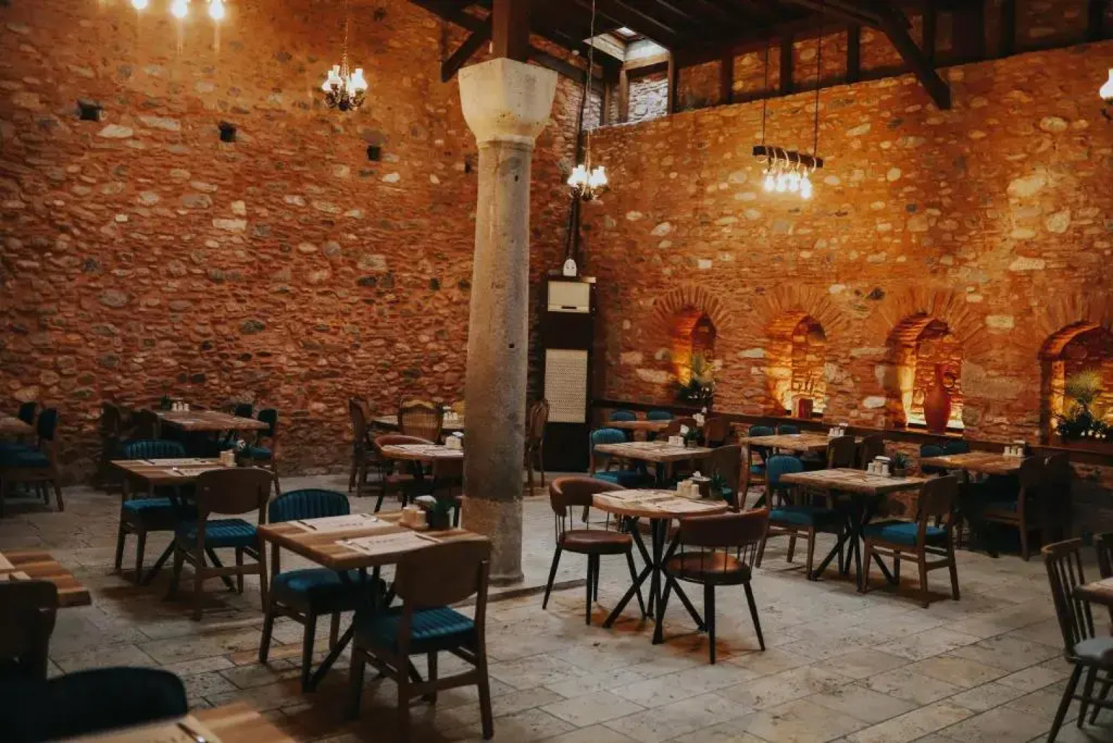 Zi̇nci̇rli̇ Han Oteli̇