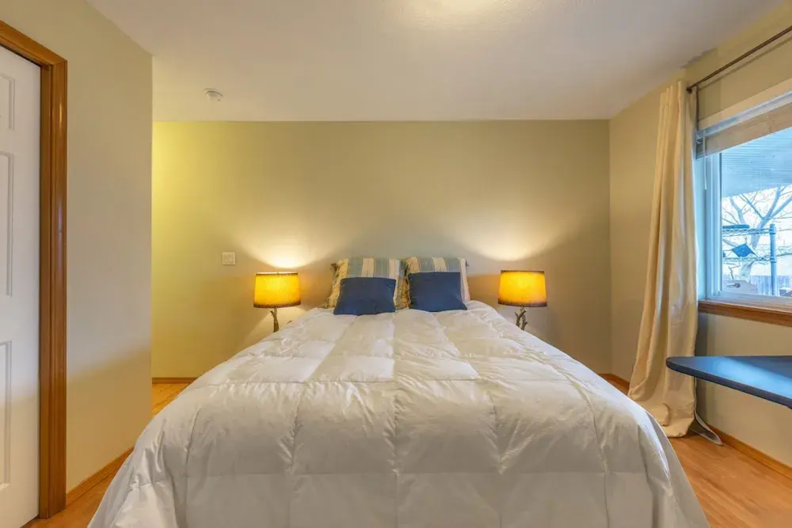 Westside Mountain View 2 Bedroom Home by RedAwning