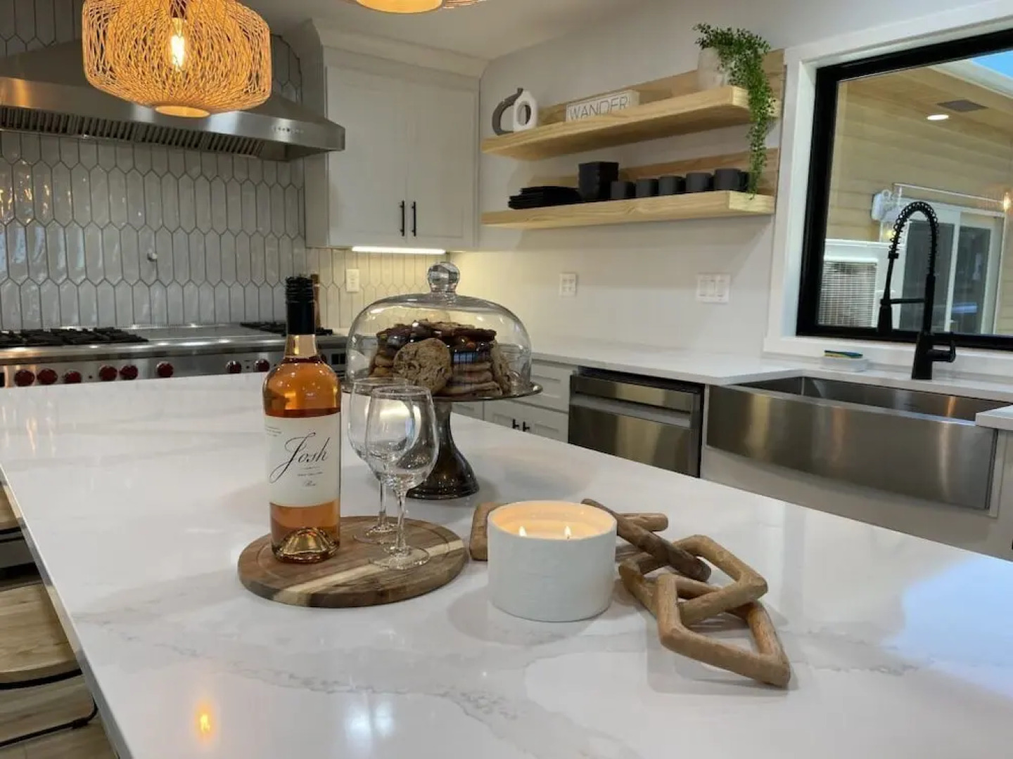 Lake Bluff Inn and Suites