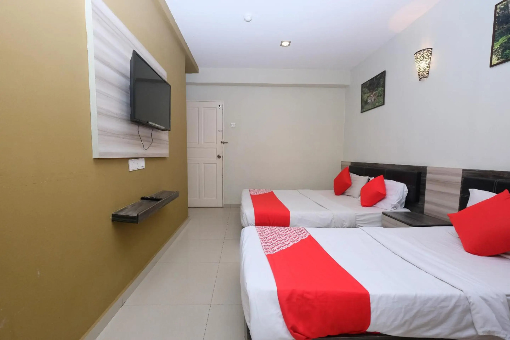 OYO 1153 Heaven Hill Hotel 1