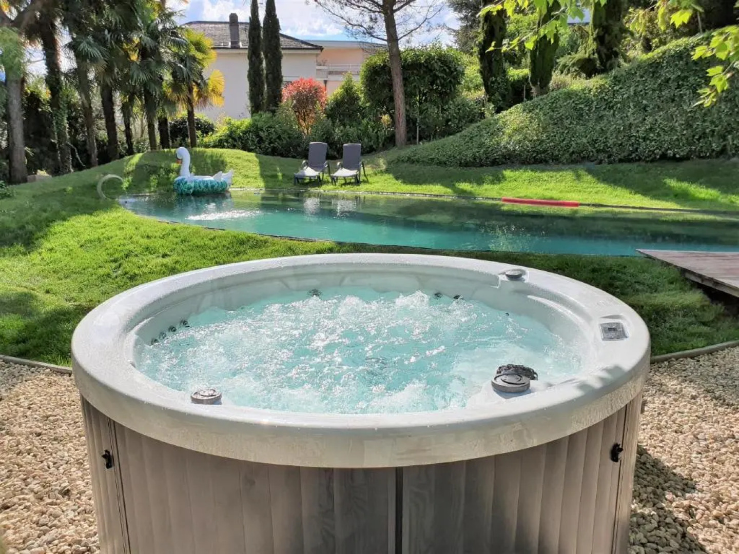 Montreux Rotana Garden House with Private Pool - Swiss Hotel Apartments