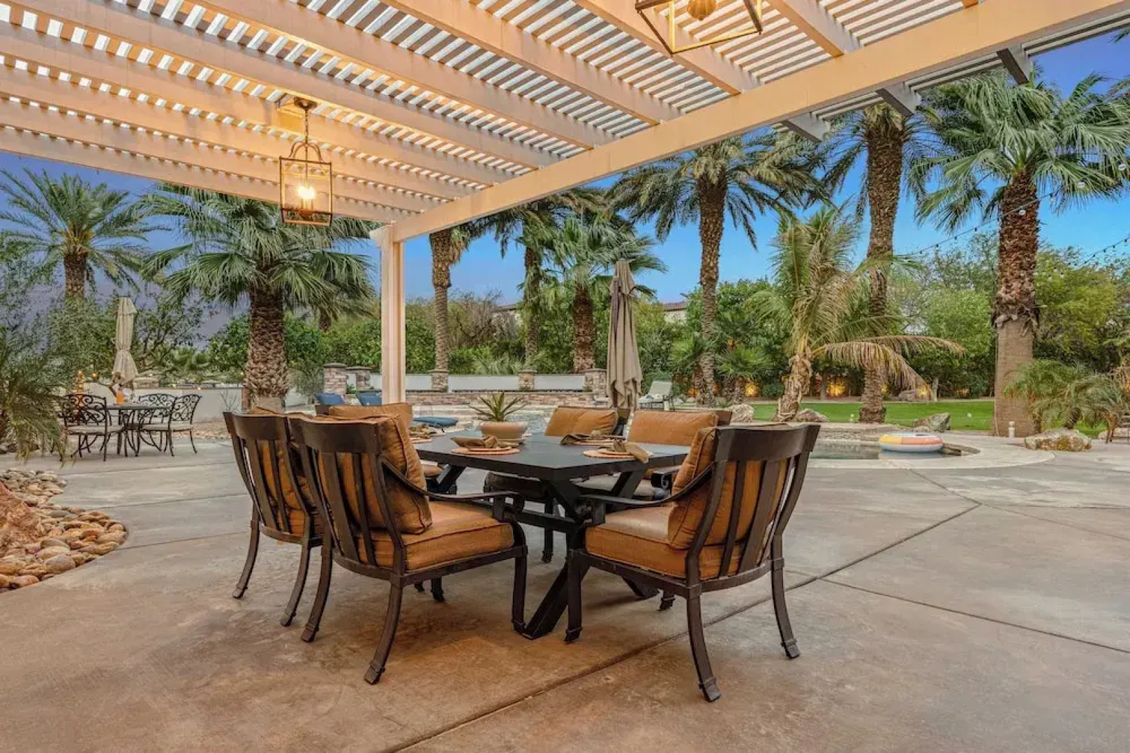 41 Palms Estate by Avantstay Indoor Pickleball, Pool, Hot Tub, Outdoor Kitchen