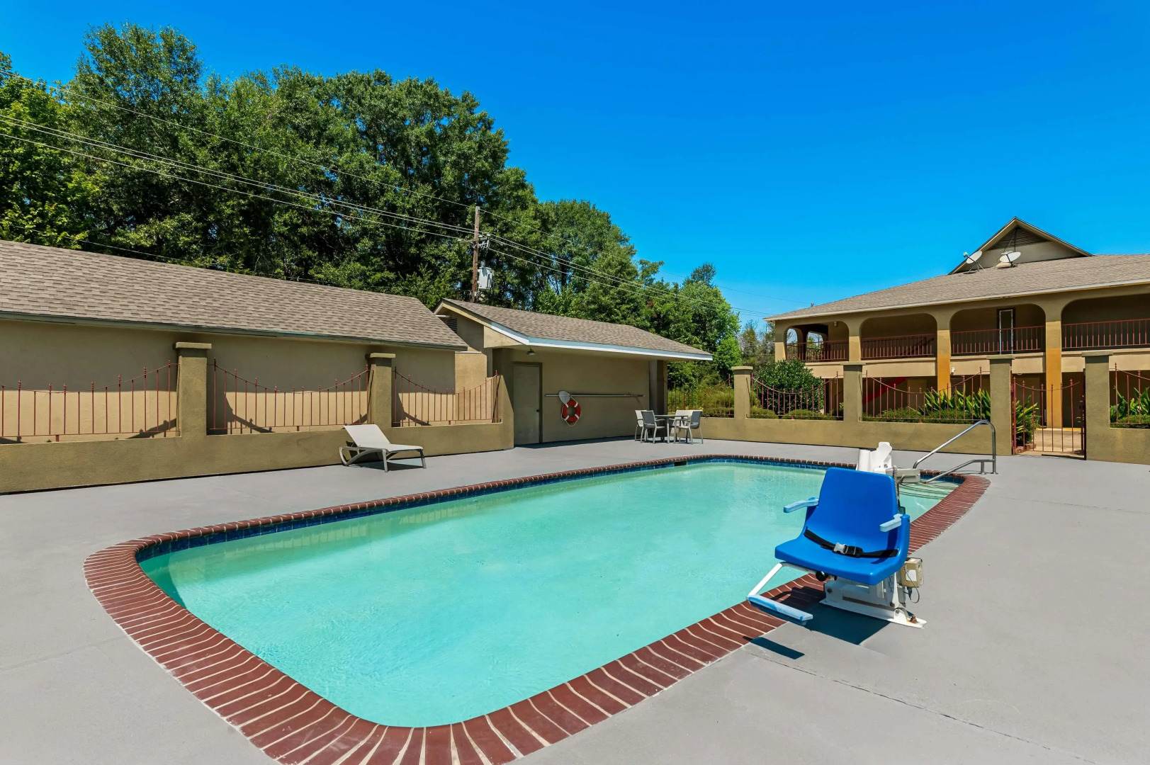 Best Western Delhi Inn