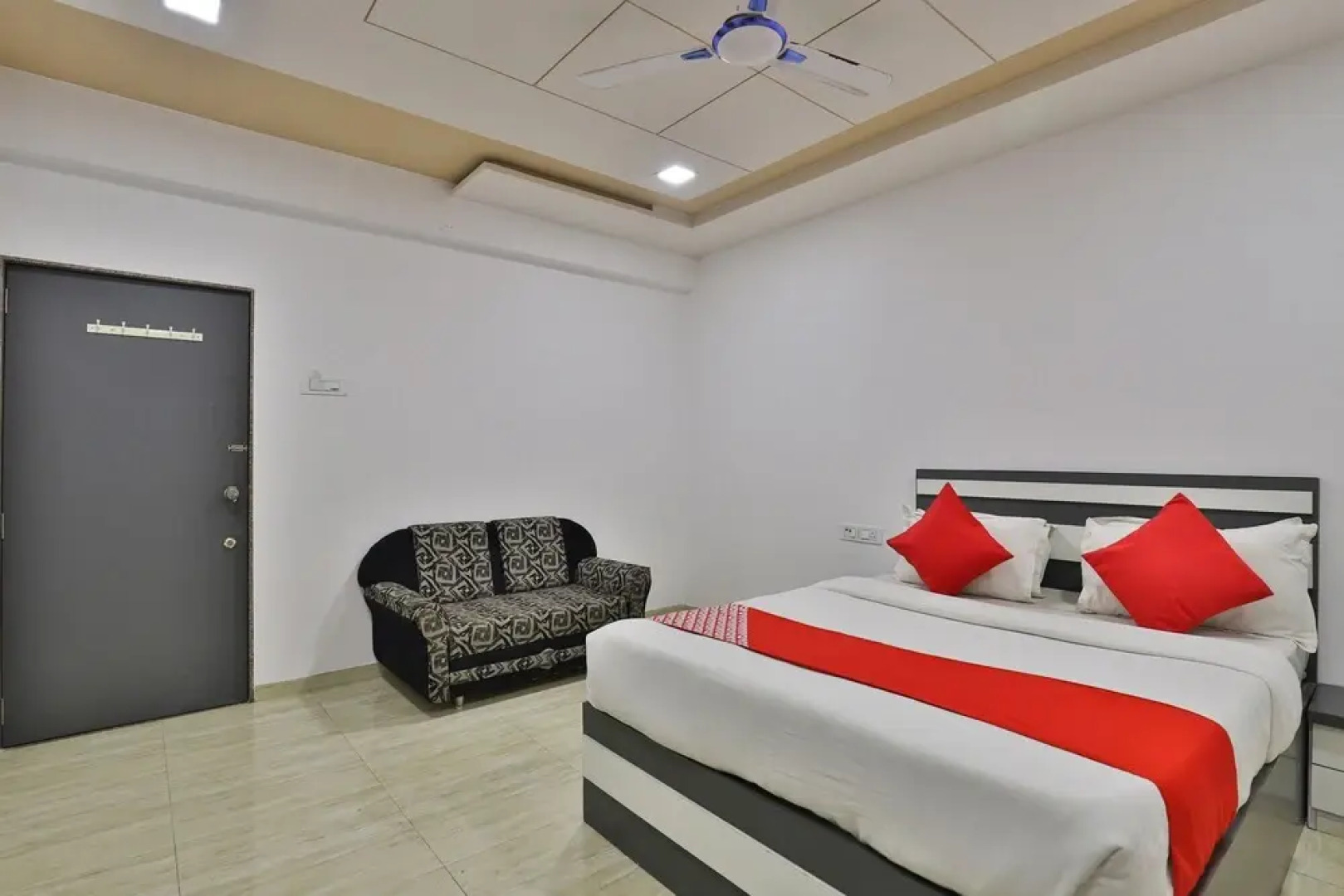 OYO 29155 Village Hotel