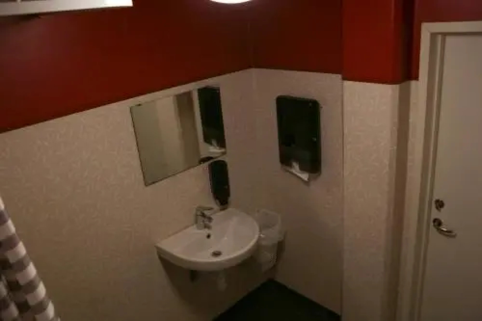 Multi Challenge Hostel