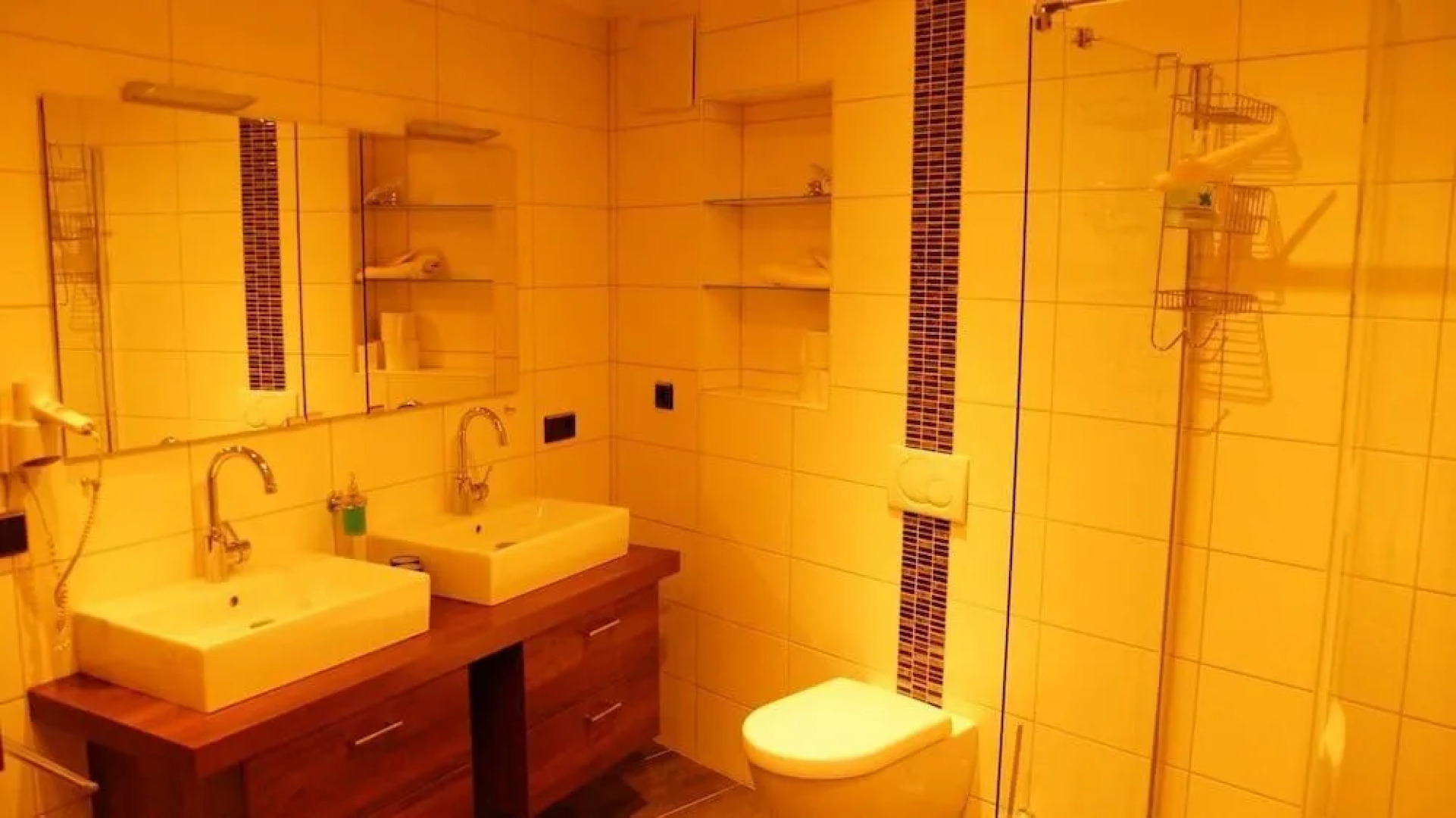 Winzerhotel - Restaurant zum Moselstrand