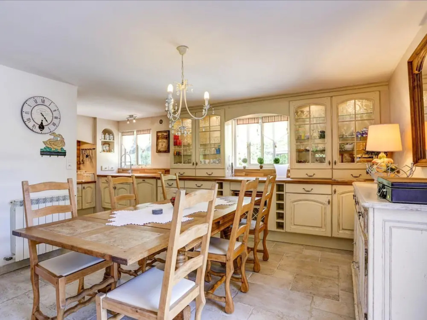 Lavish Villa in Mouans-sartoux With Sauna