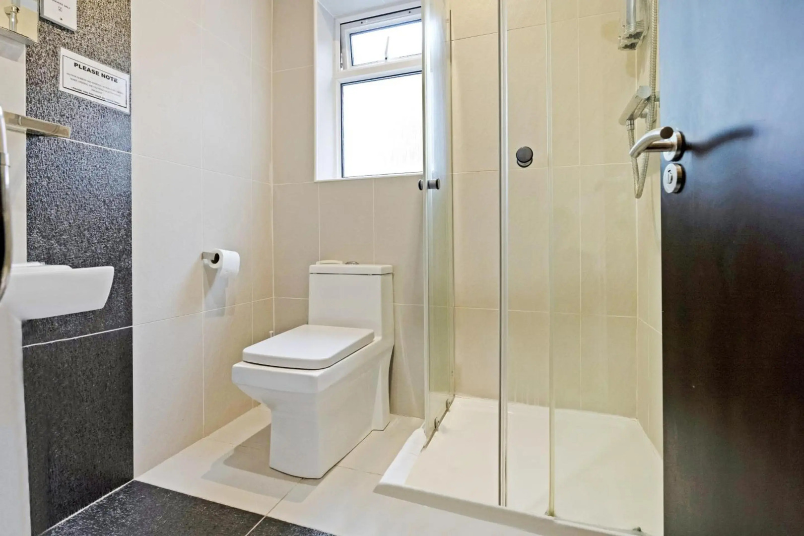 OYO The Baltimore Hotel