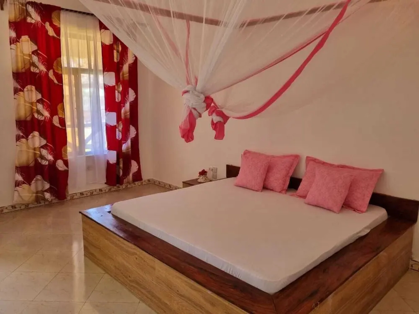 Balungi Bungalow & Restaurant