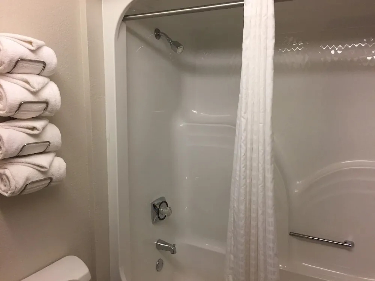 Pinemark Inn & Suites