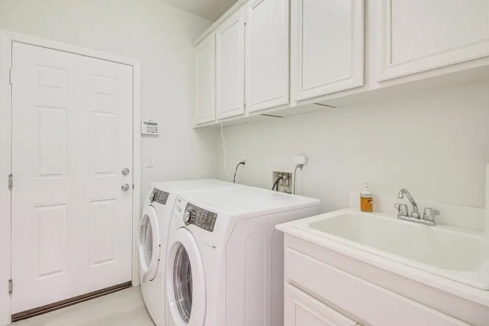 Indio Oasis w/ Heated Saltwater Pool + Hot Tub!