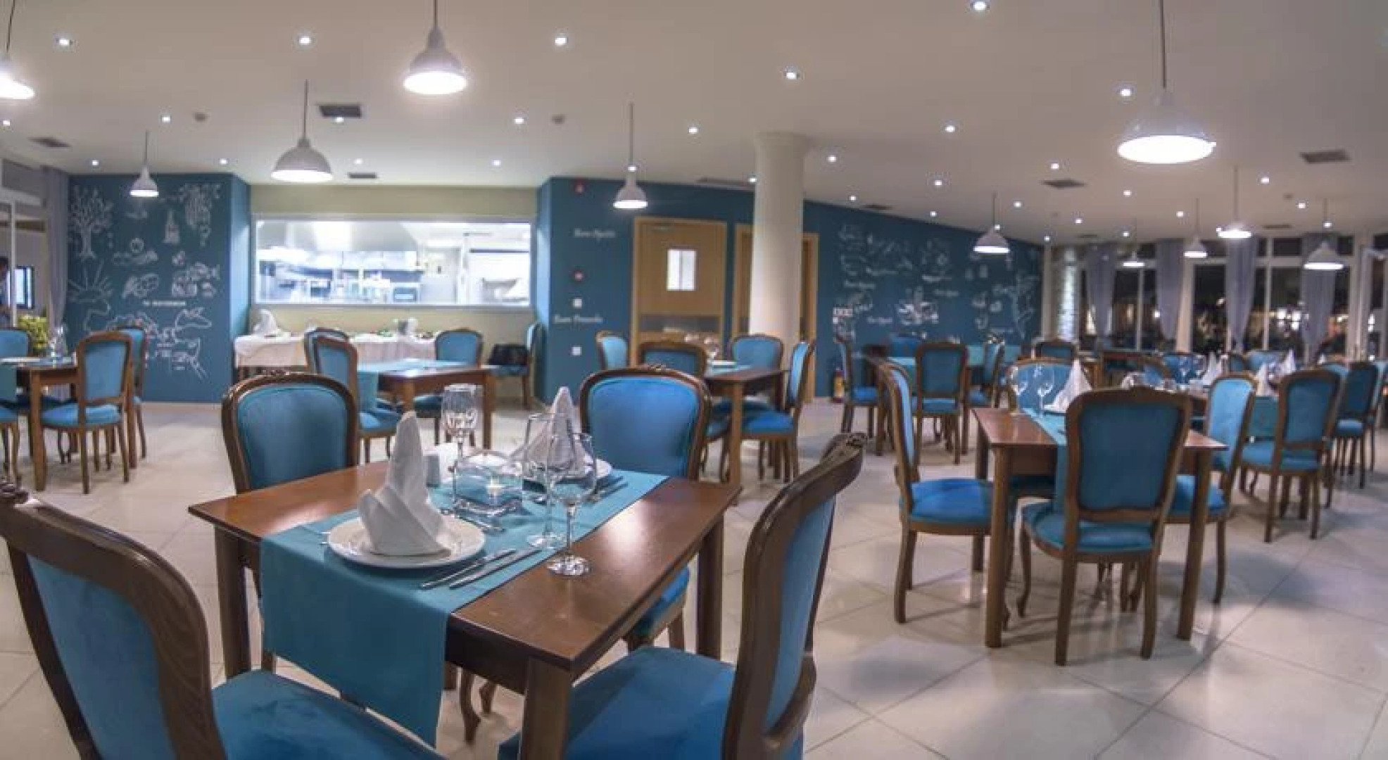 Lavris Hotel & Bungalows