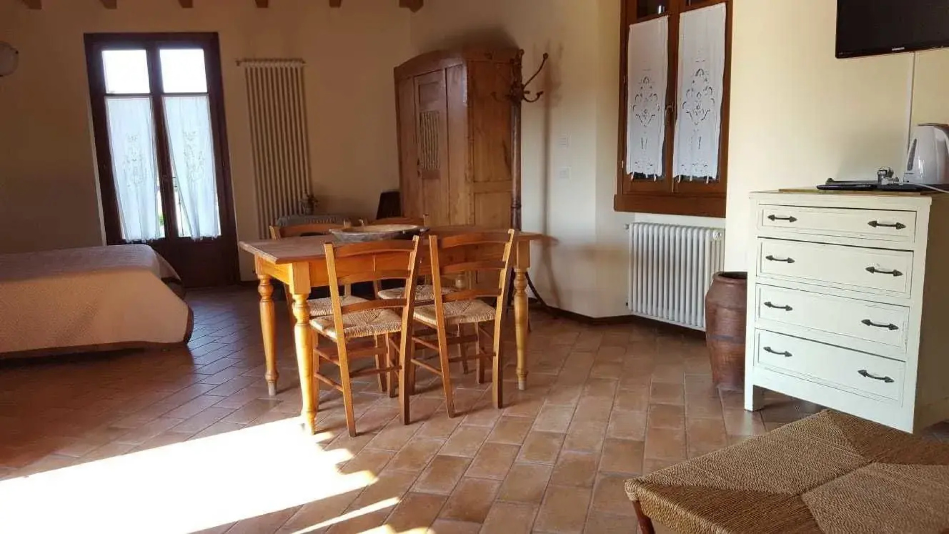 Le Quattro Stagioni B&B and Apartament