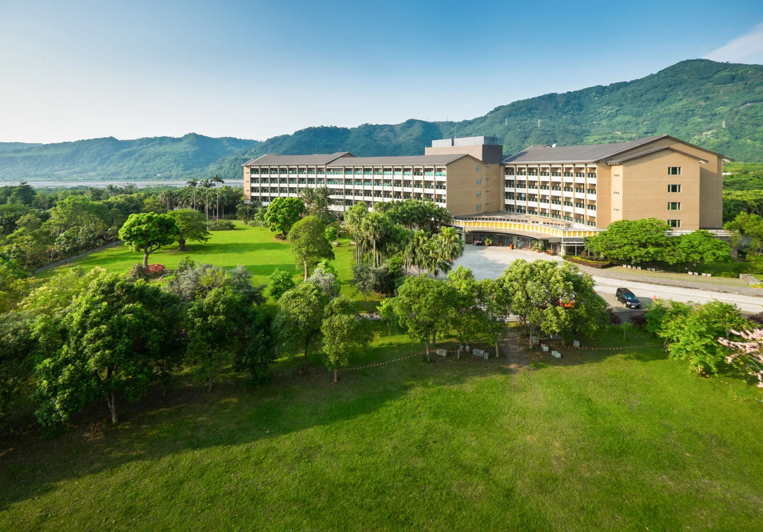 Luminous Hot Spring & Resort