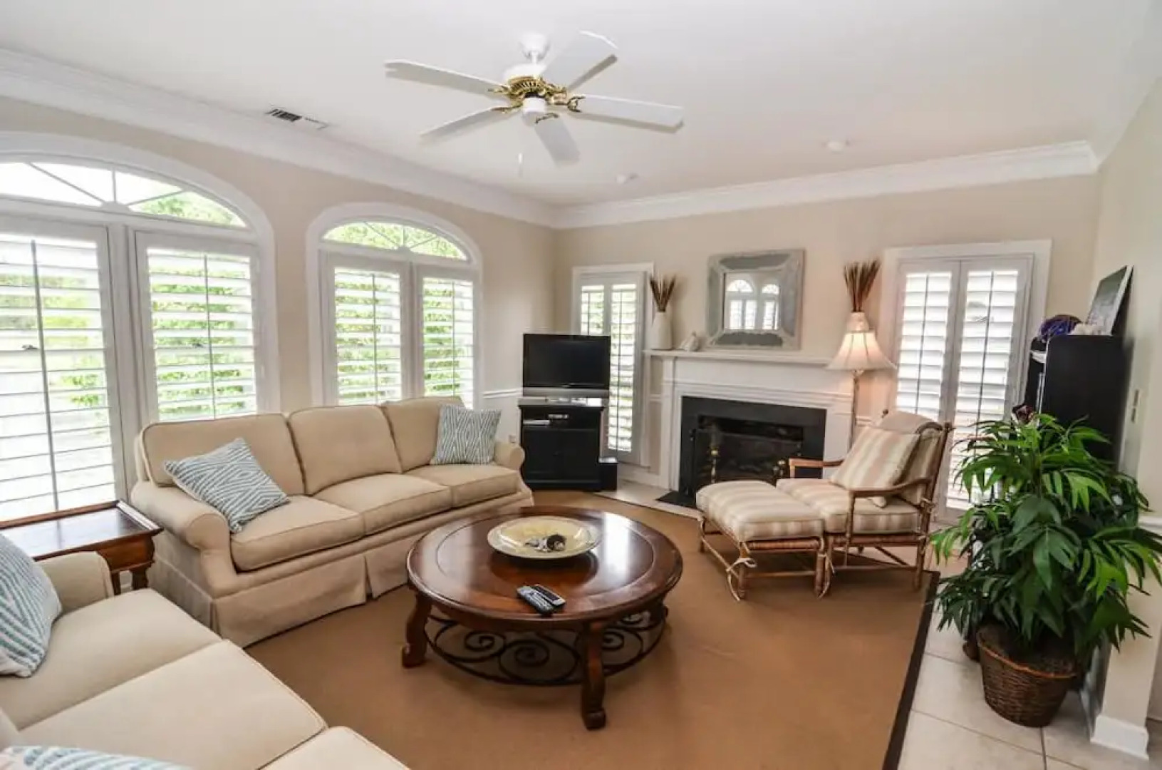 605 MLV Blythe 3 Br Villa by RedAwning