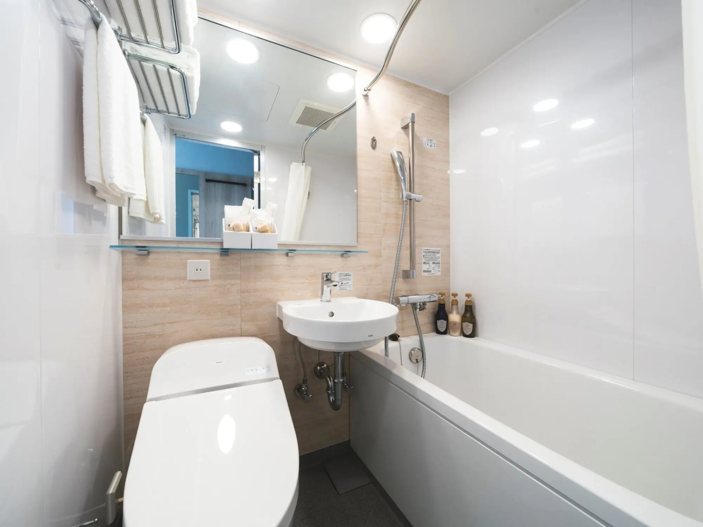 HOTEL SANSUI NAHA Ryukyu Onsen Naminoue-No-Yu