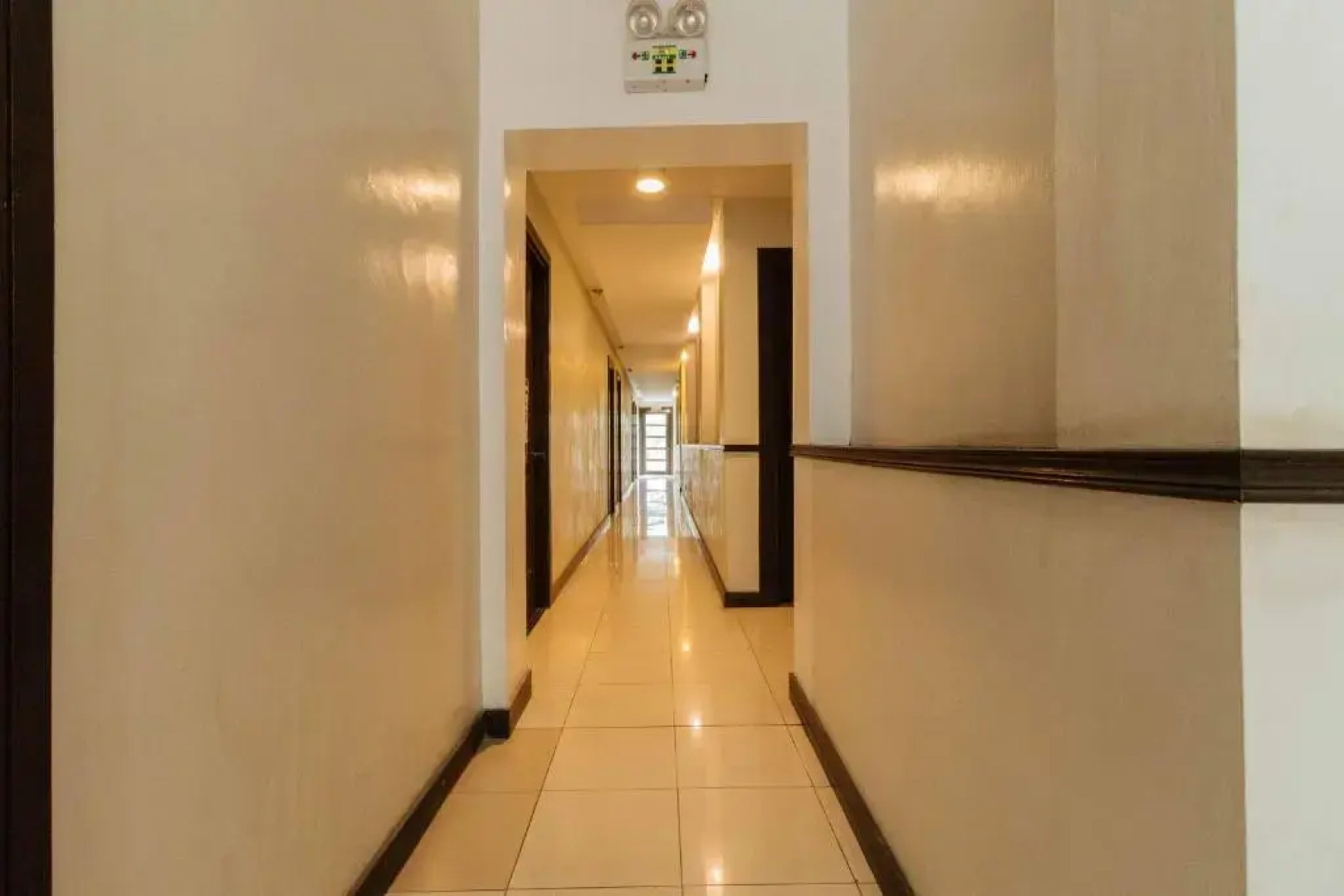 RedDoorz Plus @ The Ridge Tagaytay City