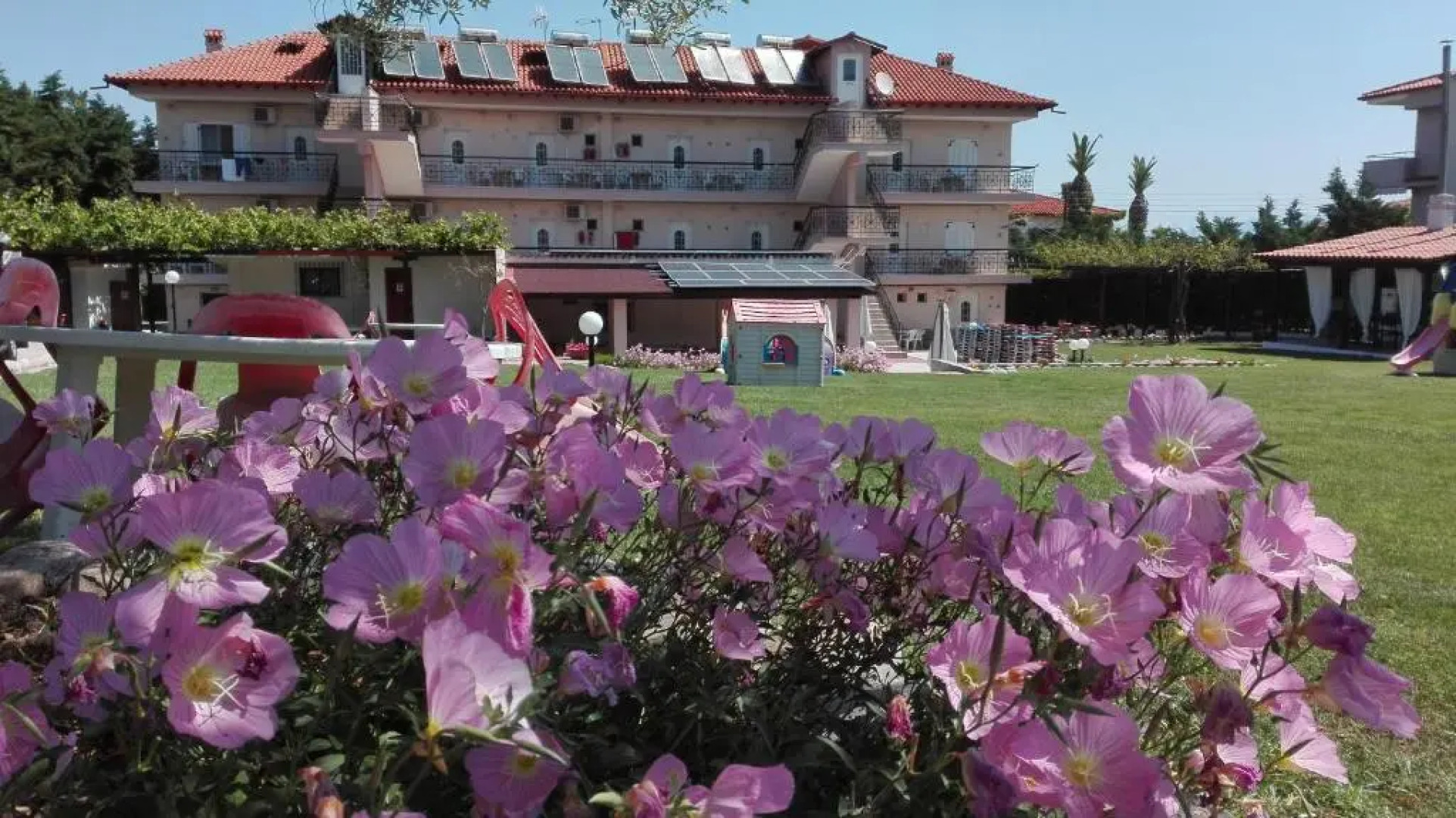 Theramvos Studios By Thomas