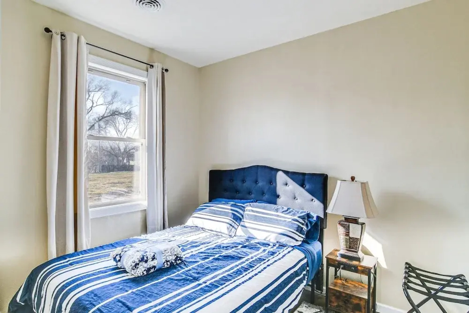 2 Mi to Main St: Newton Guest House