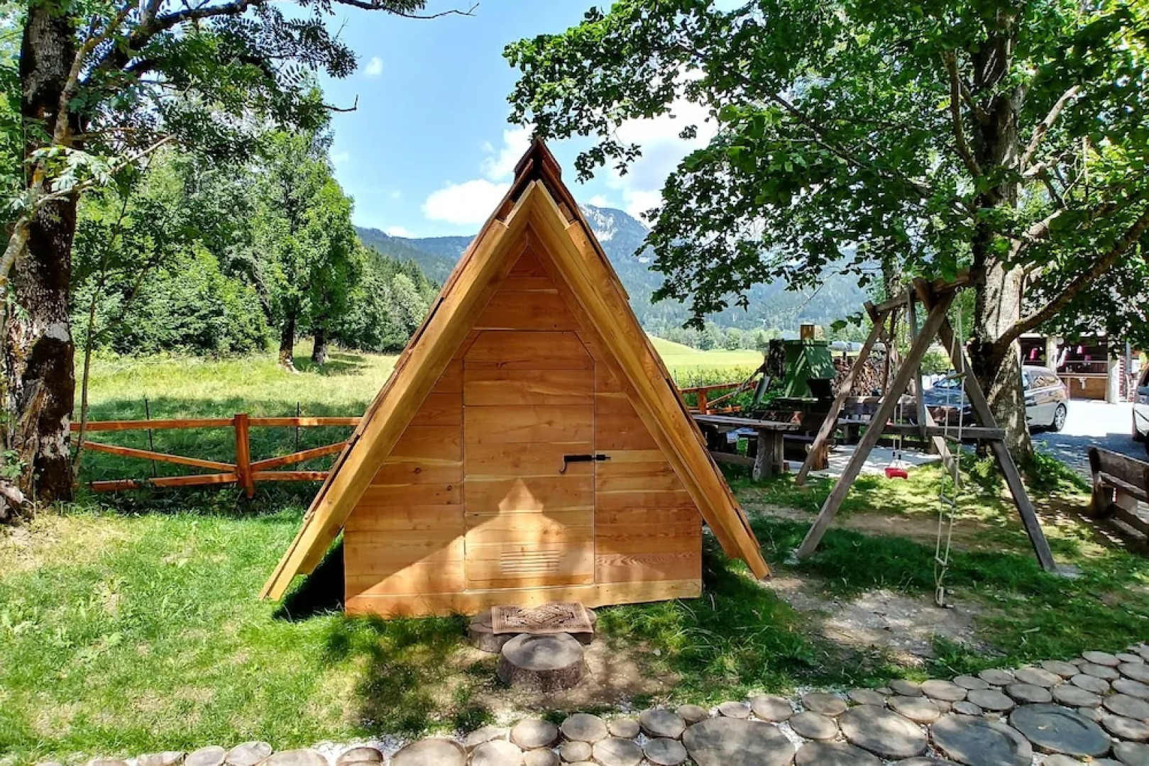 Cvet gora - Camping, Glamping and Accomodations - Hostel