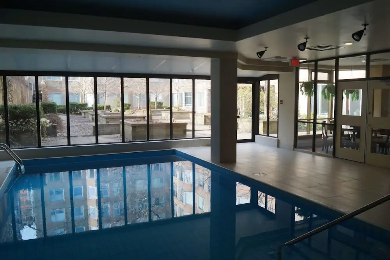 Moore Suites - Waterfront Place